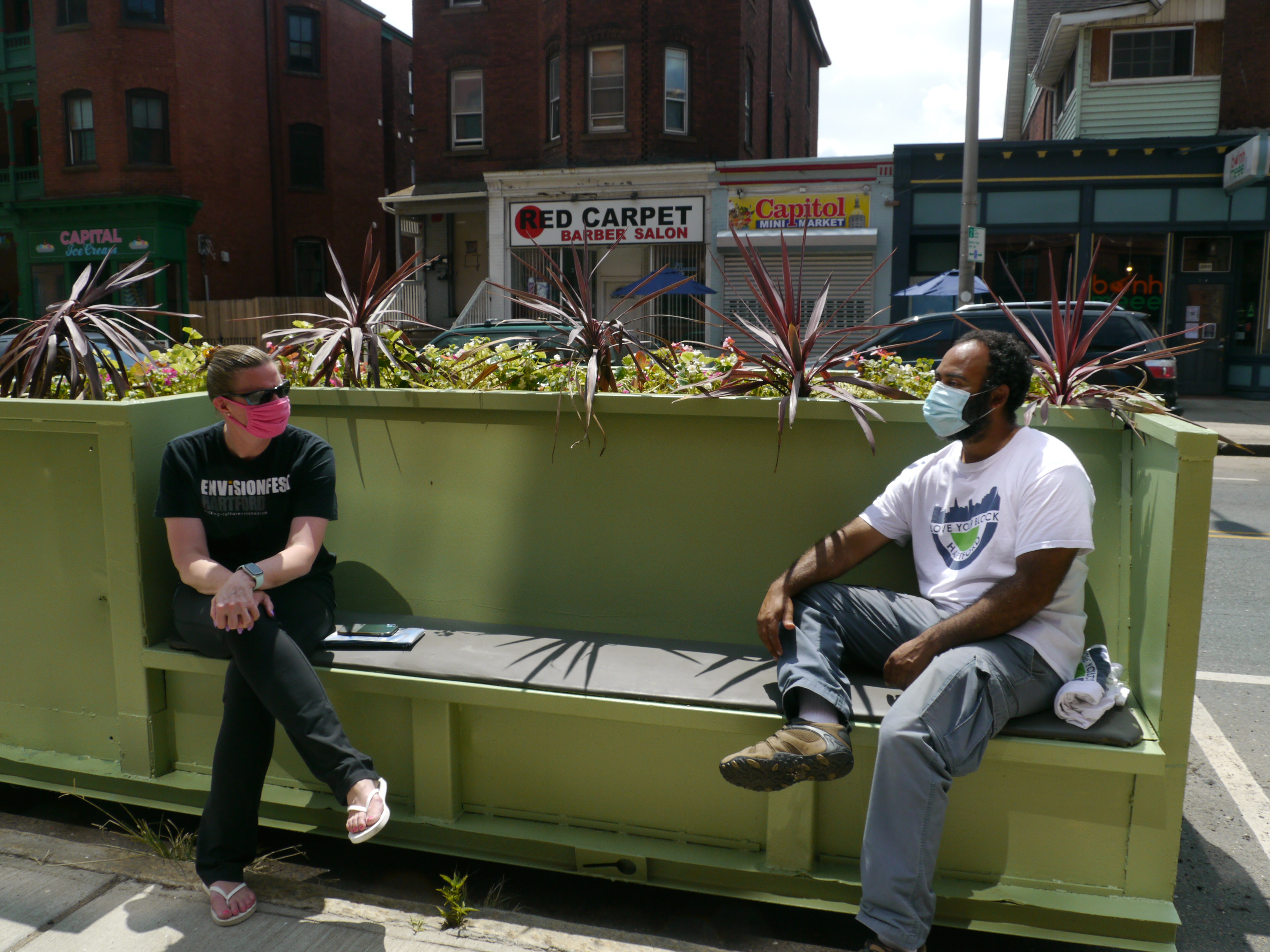 Outdoor Seating on Capitol